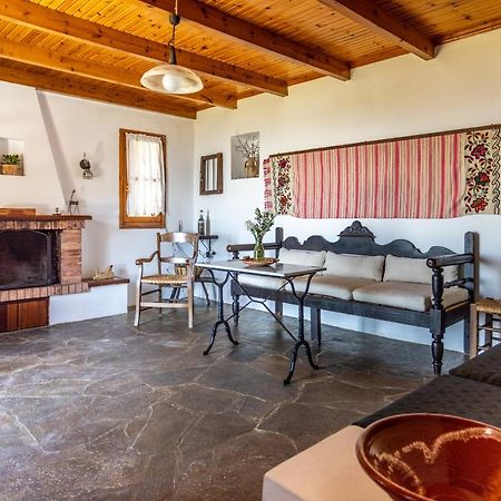 Вілла Manolis' House Agia Paraskevi  Екстер'єр фото