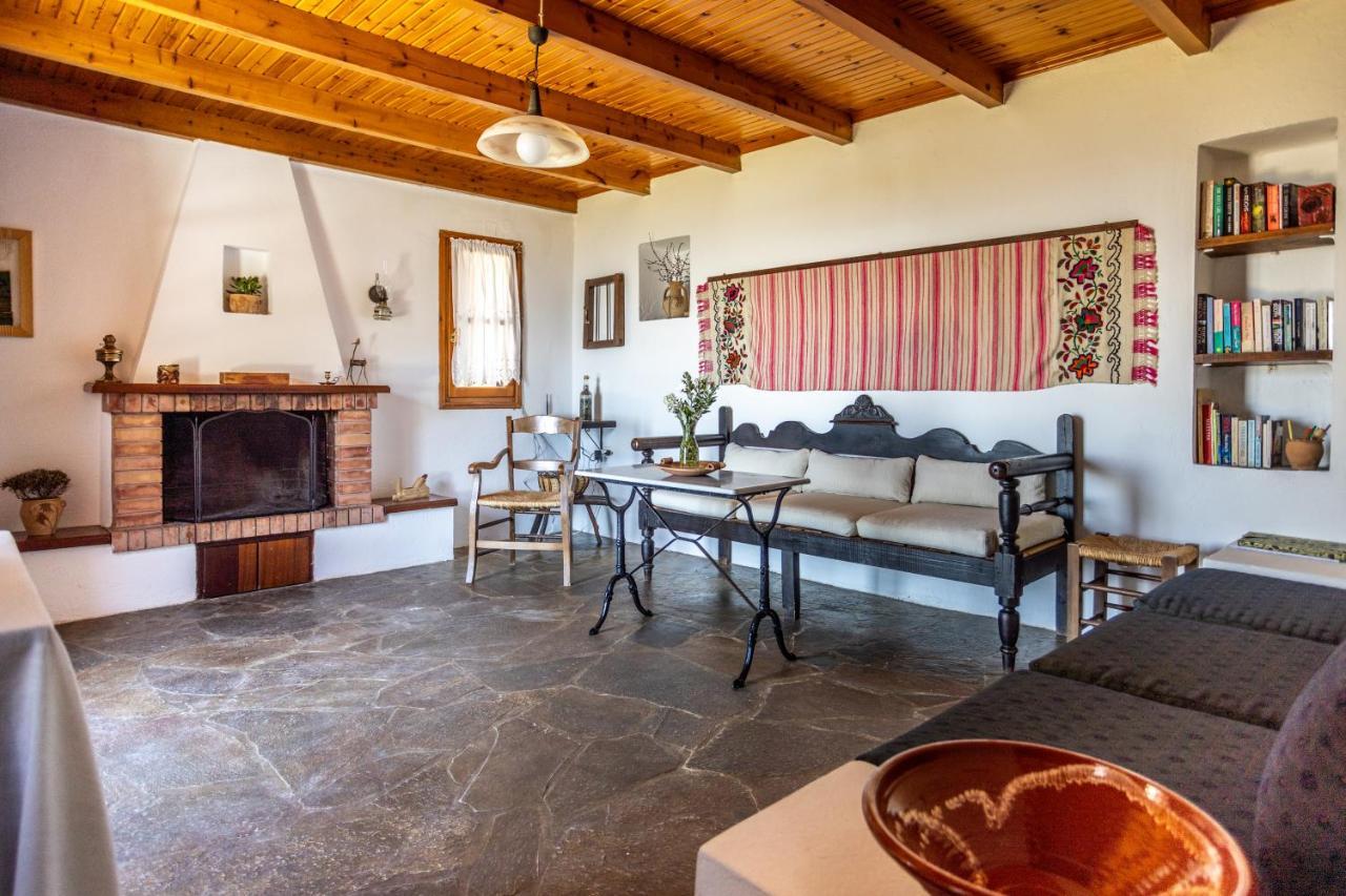 Вілла Manolis' House Agia Paraskevi  Екстер'єр фото