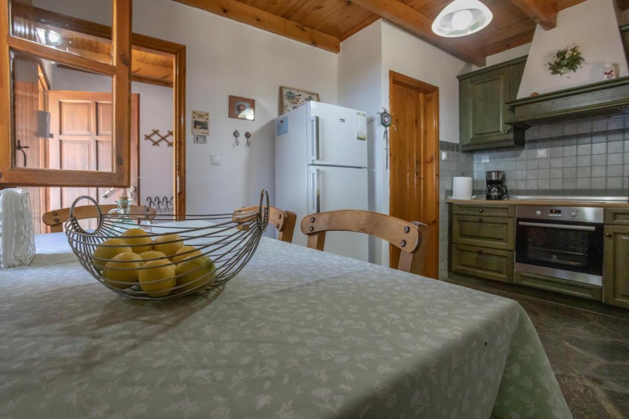Вілла Manolis' House Agia Paraskevi  Екстер'єр фото