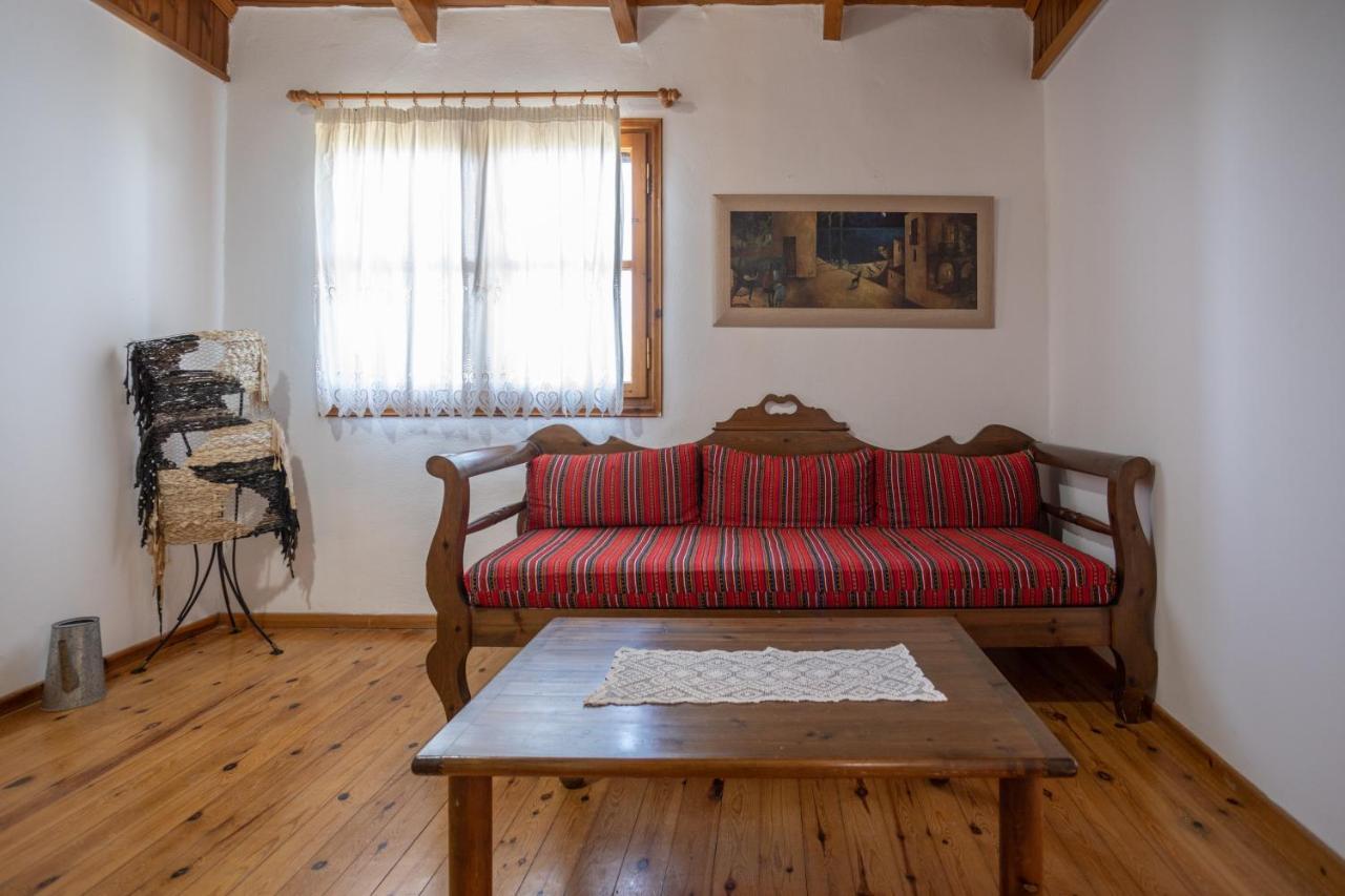 Вілла Manolis' House Agia Paraskevi  Екстер'єр фото
